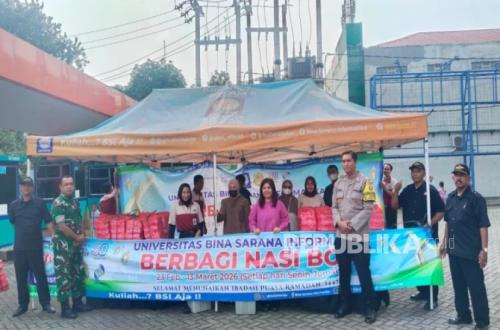 Ramadan Festivities at UBSI Kaliabang Campus: Sharing Rice, Knowledge, and Care for the Community