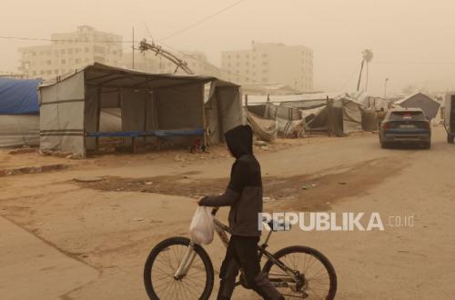 Sandstorm Hits Gaza