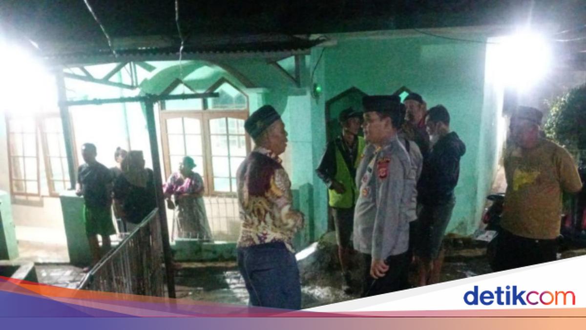 Youth in Garut Detained After Throwing Stone at Mosque During Tarawih Prayers