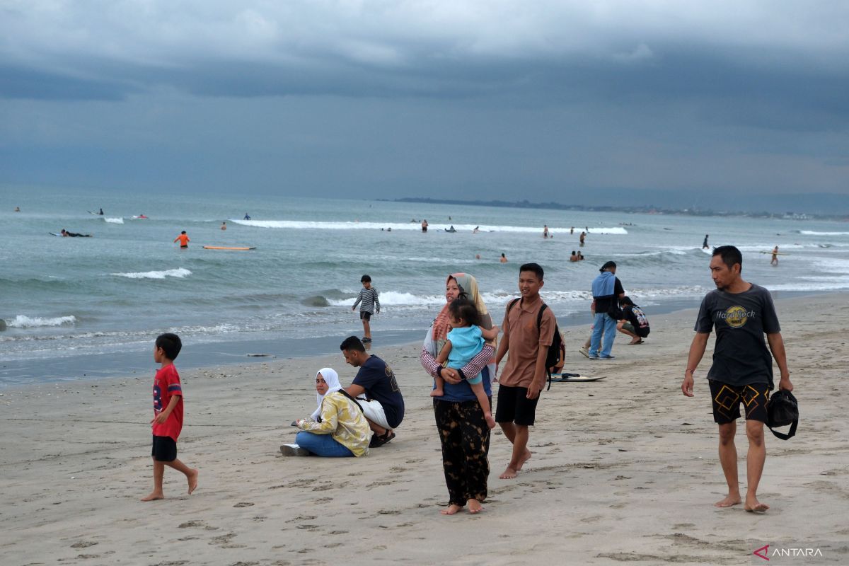 Tourism Minister issues circular setting safety protocols for 2026 Eid holiday season