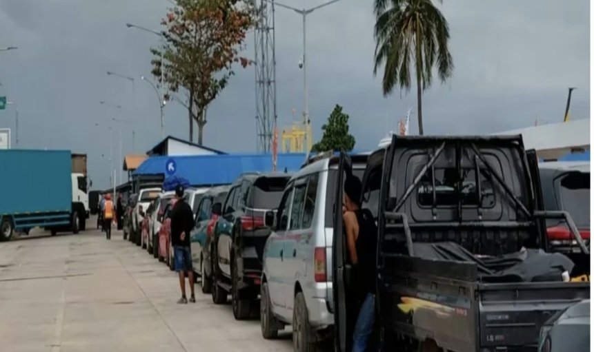 1,030 Travellers Depart Bangka Island through Tanjungkalian Port