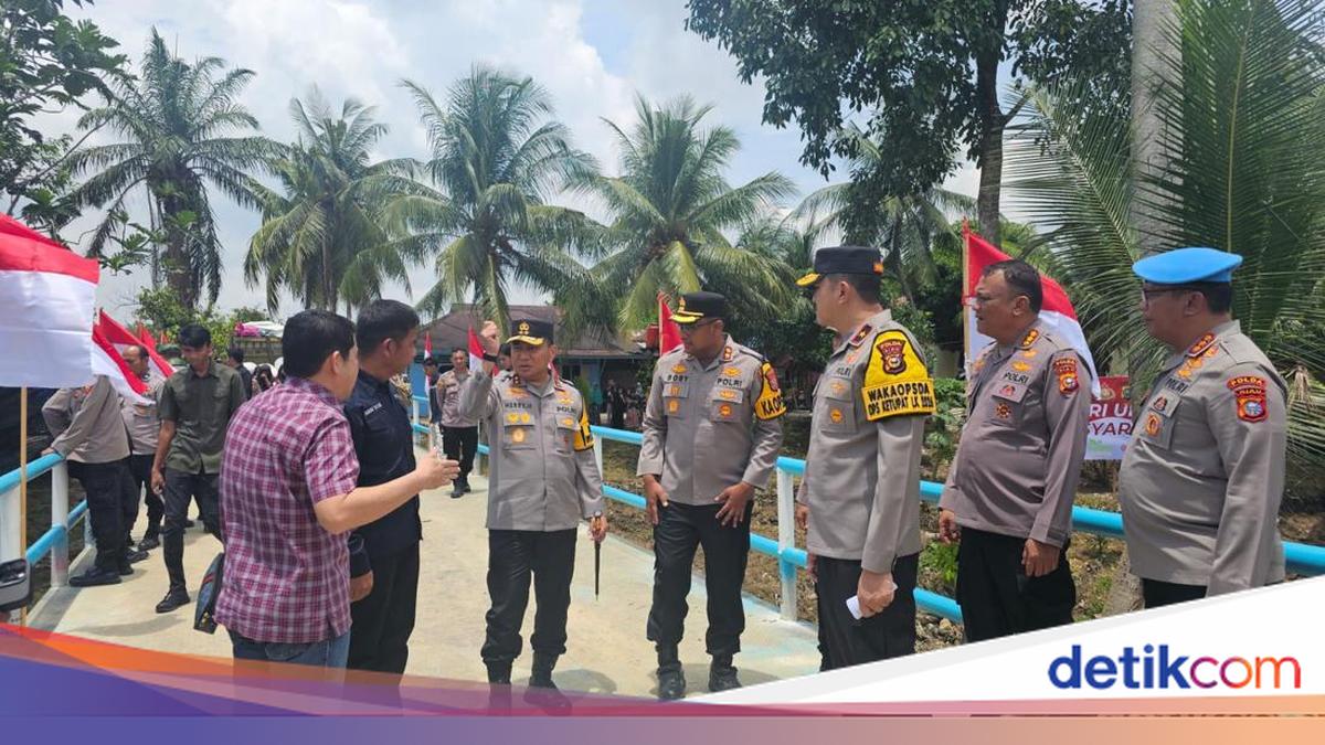 Riau Police Chief Inspects Final Readiness of Kampar Bridge Before Official Opening by Police Chief