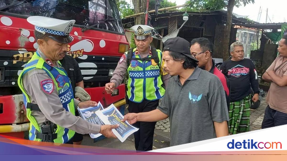 Three-Axle Trucks Clogging Denpasar-Gilimanuk Route; Police Step Up Public Awareness Campaign