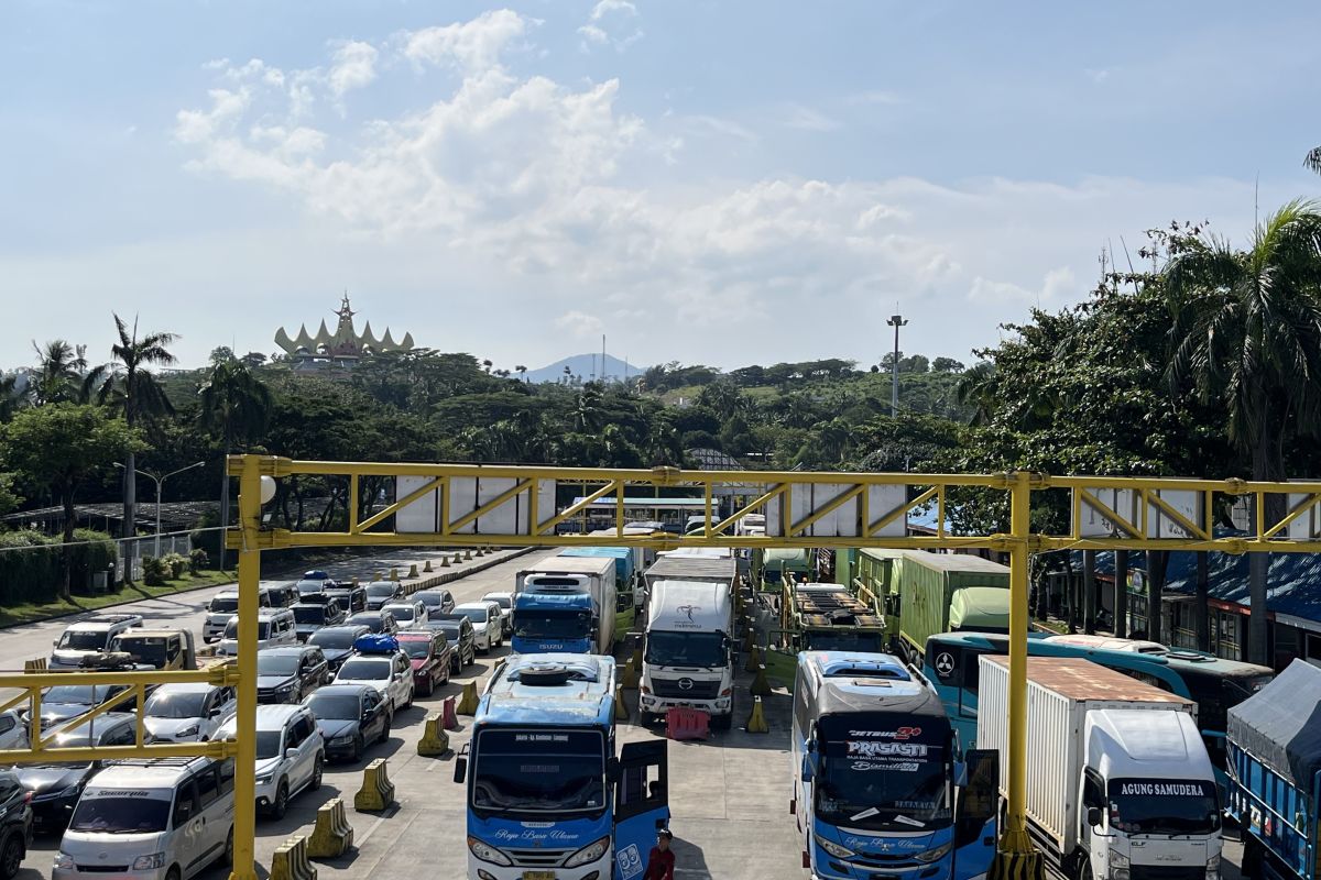 ASDP Records 4.9 Per Cent Increase in Homeward-Bound Travellers at Bakauheni Port