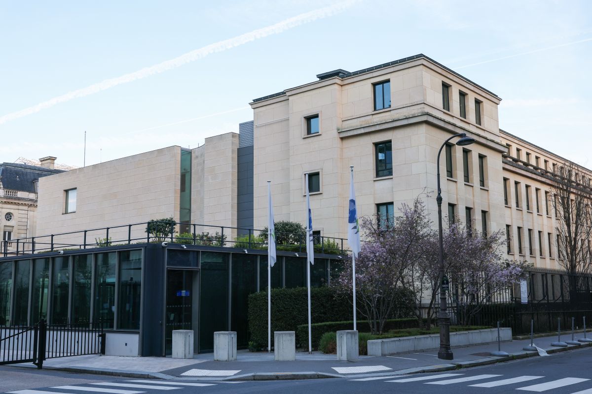 China-US Delegation Holds Negotiations in Paris, Discusses Economic and Trade Issues