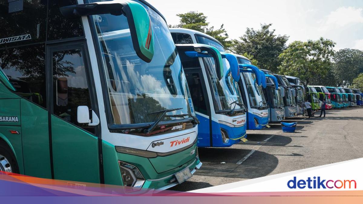Hundreds of Buses Arrive at TMII, Ready to Transport Thousands of Central Java Residents Home for Free