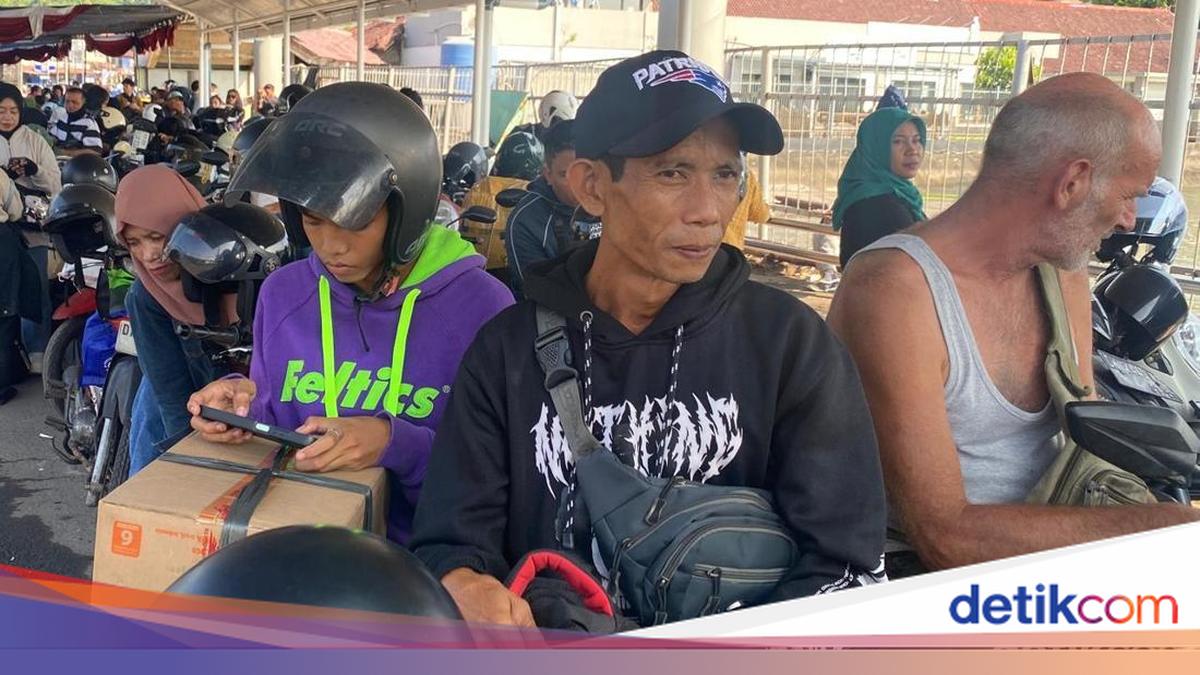 Early Mudik Intention Backfires with Eight-Hour Queue at Padangbai Port