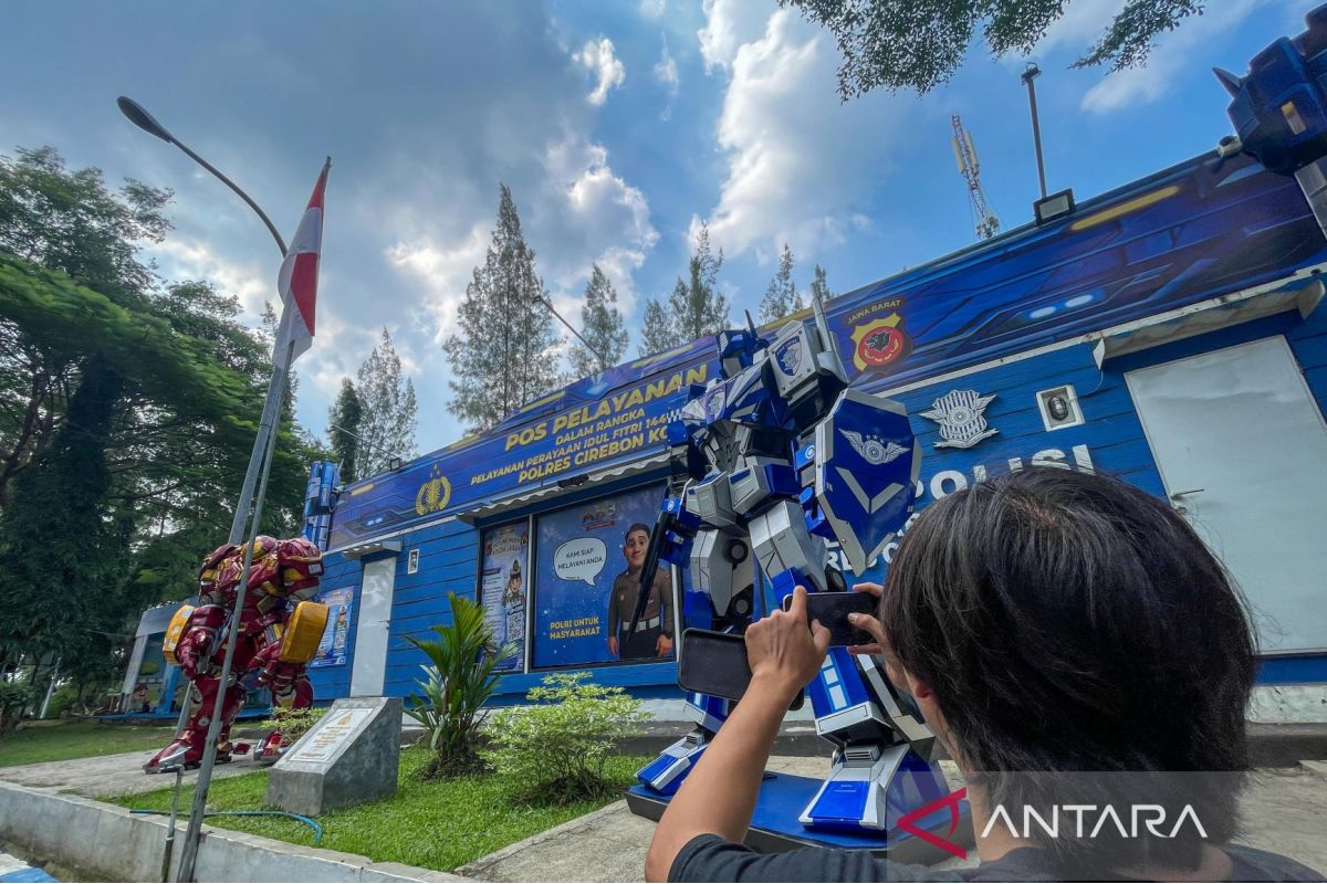 Cirebon Police Introduce Robot-Themed Service Post to Entertain Travellers at Palikanci Toll Rest Area