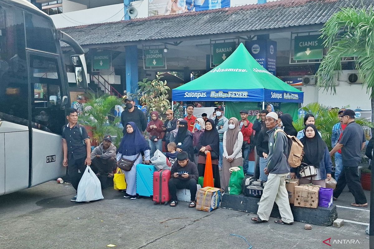 Peak exodus at Kampung Rambutan terminal on 17-18 March