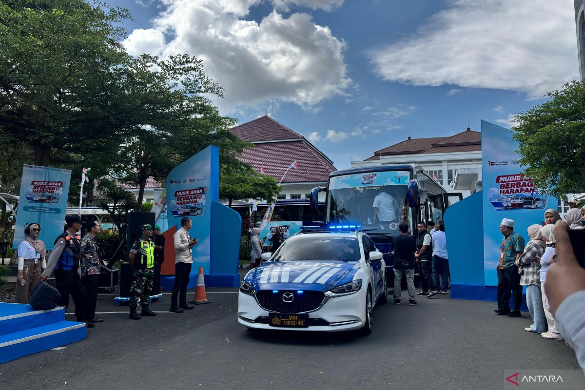 Bio Farma Sends Off 825 People in Free Mudik Programme with State-Owned Enterprises for Eid 2026