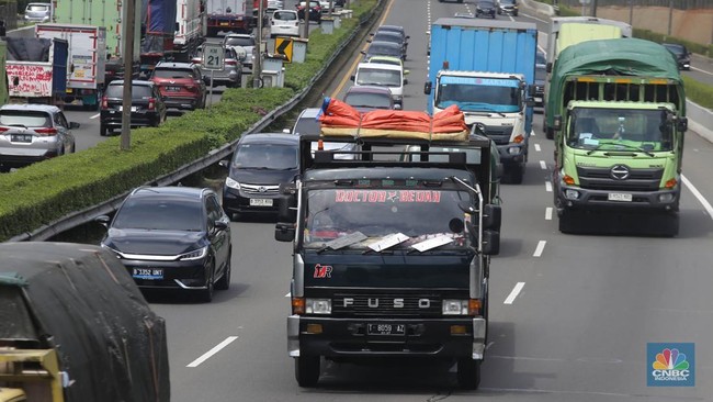 Transport Minister Warns of Large Trucks Still Operating Ahead of Lebaran
