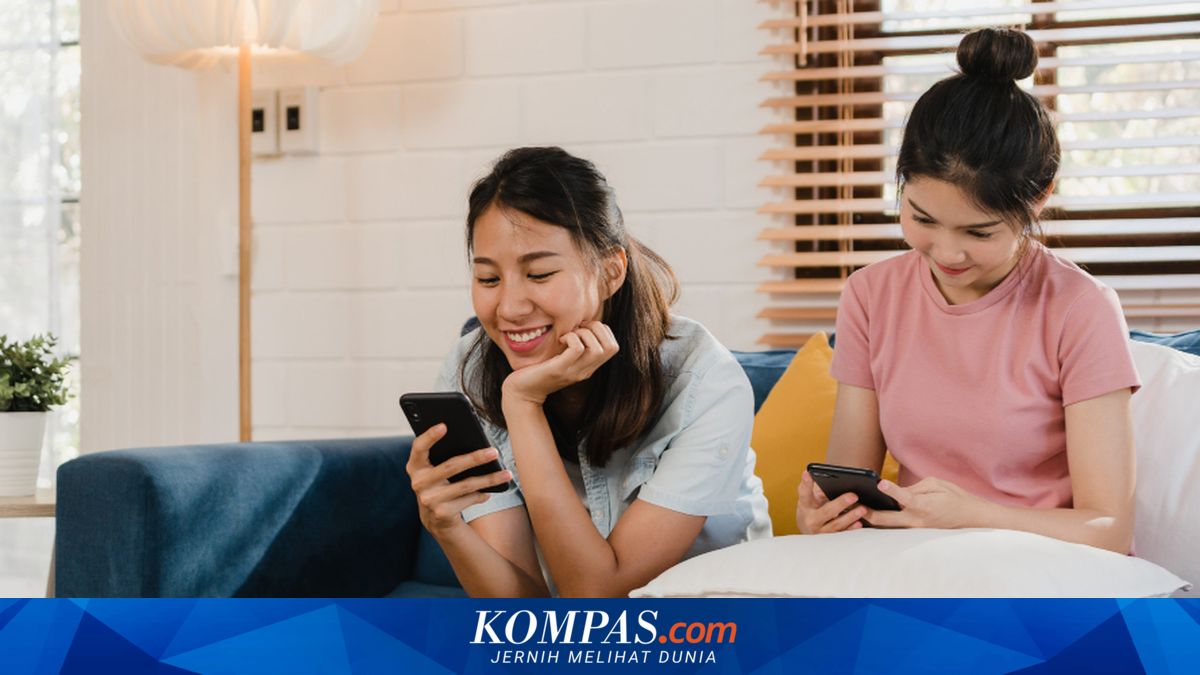 Generation Z Struggles with Socialising, Turning to AI to Chat with Friends