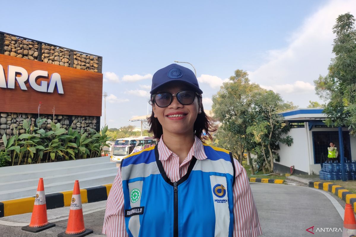 Travellers urged to avoid peak departure times during Eid exodus