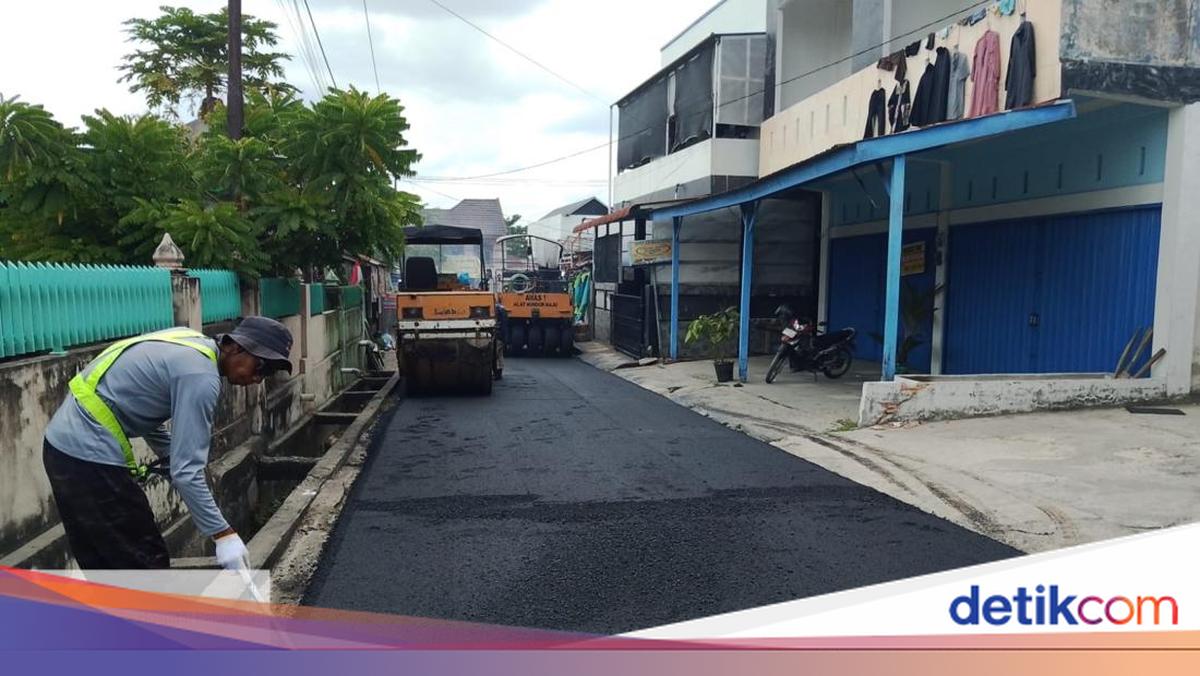 After 10 Years of Neglect, Teluk Leok and Tobek Godang Roads Now Being Resurfaced
