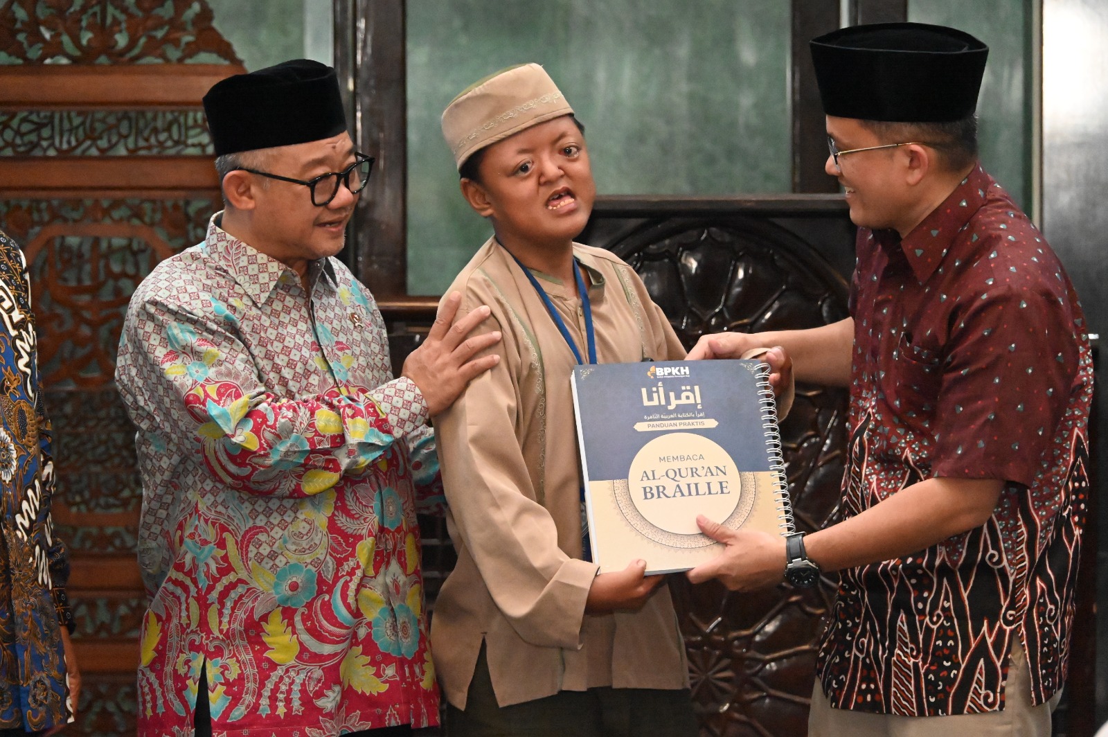 Minister Mu'ti Affirms Strengthening Inclusive Education in 2026 at Breaking-of-Fast with 1,000 People with Disabilities