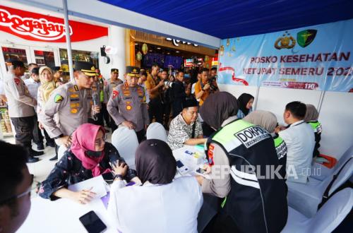 Police Chief Instructs Maximum Service for Eid Travellers Following Surabaya Gubeng Station Inspection