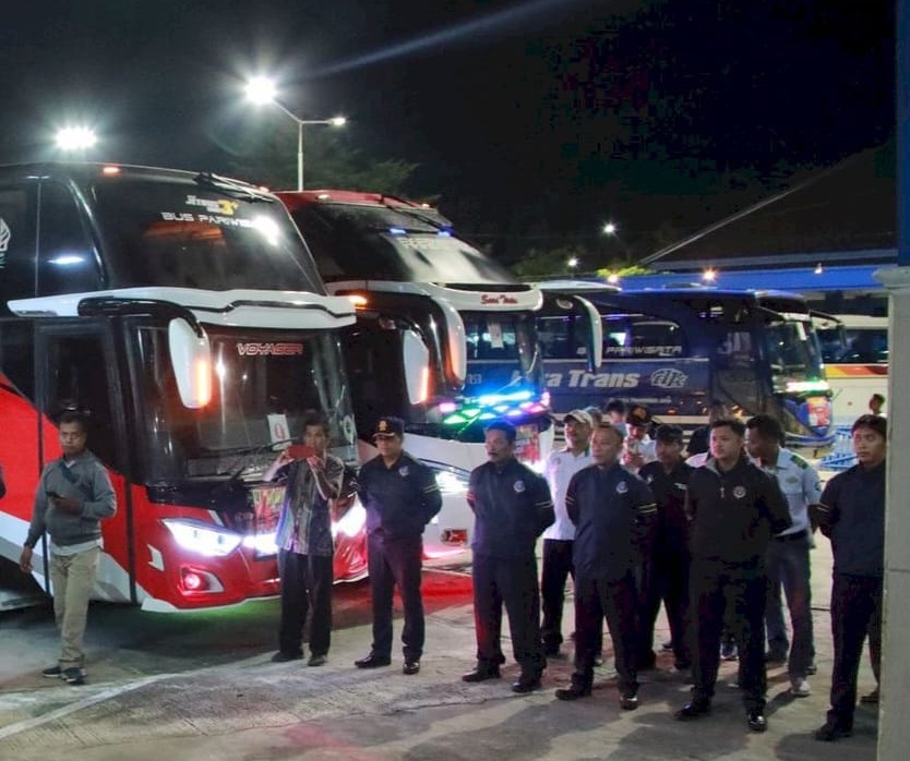 Regent Deploys 11 Free Mudik Buses for Klaten Residents in Greater Jakarta