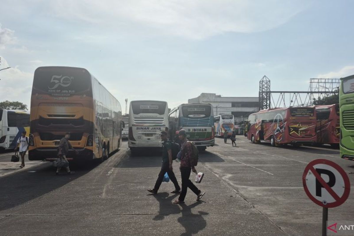 Cicaheum Terminal in Bandung Predicts Peak Exodus Traffic on Two Days Before Eid al-Fitr