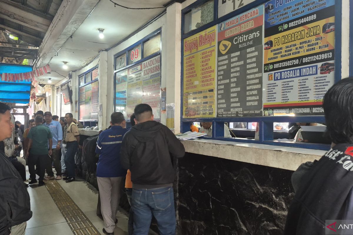 Cicaheum Terminal Bandung ensures bus fare increases remain reasonable during Eid holiday period