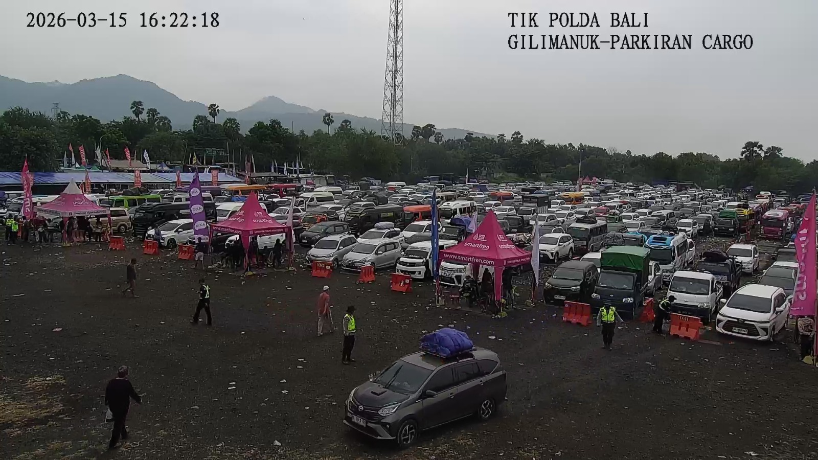 Thousands of Vehicles Depart Bali, 31-Kilometre Queue Extends from Gilimanuk Port