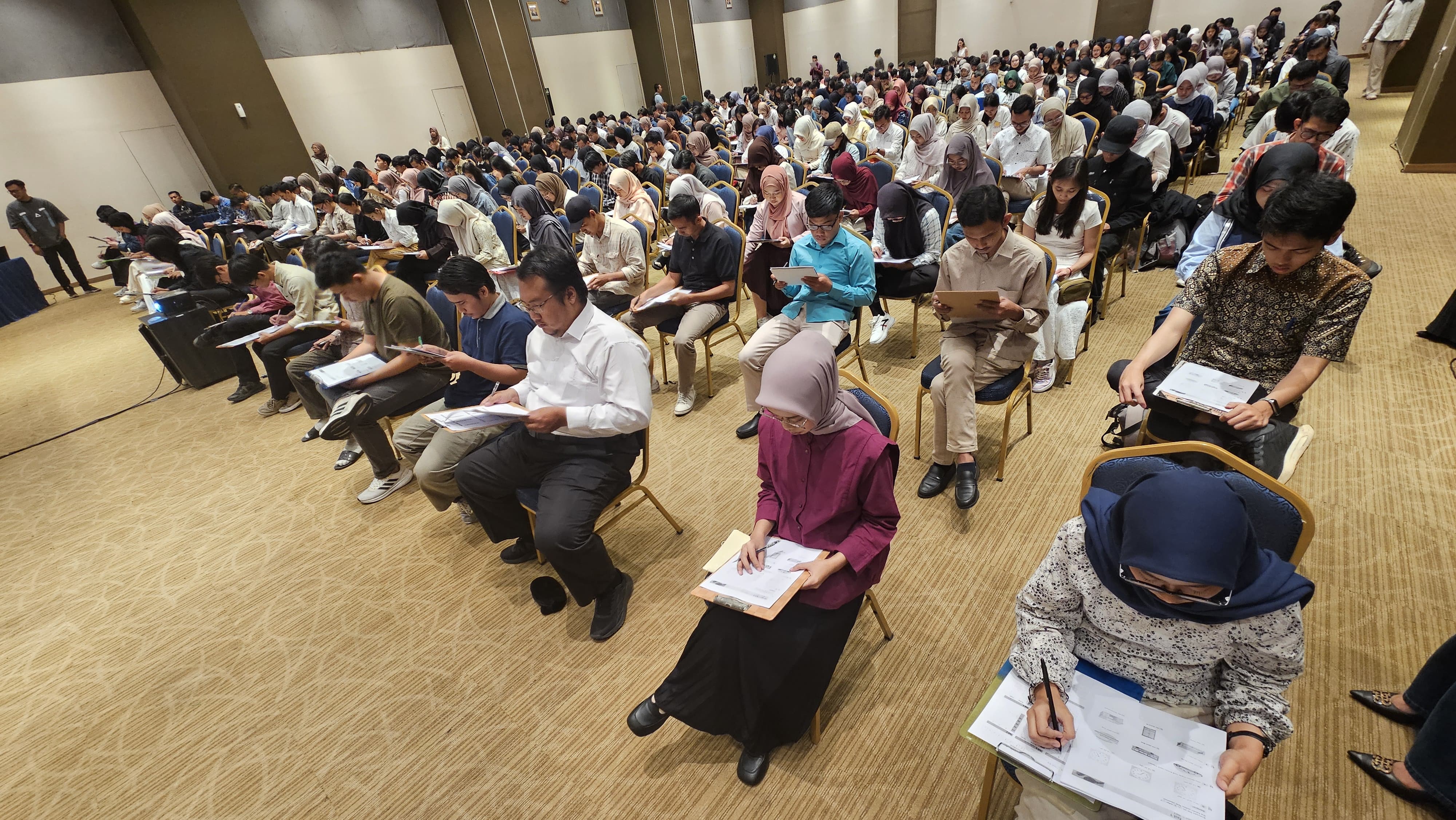 West Java Labour Agency and LPK Instudia Set Record with 350 Participants in Largest A1 German Language Examination
