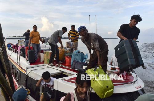Ship Passenger Numbers at Kuala Tungkal Rise Significantly Ahead of Eid Holiday