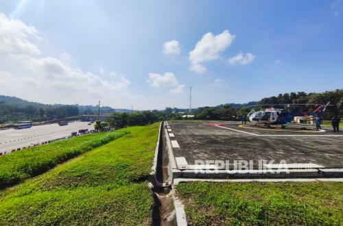 Central Java Police Deploy Ambulance Helicopter at Kalikangkung Toll Gate in Emergency Preparation