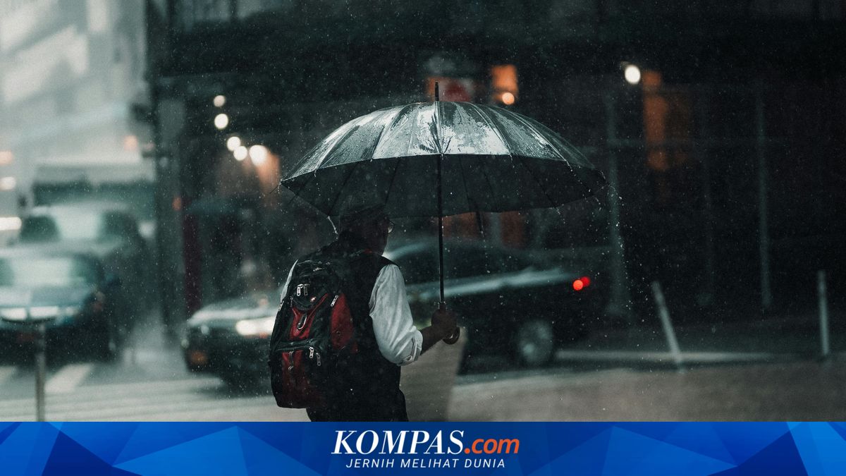 BMKG Forecasts Heavy Rain Potential Across Multiple Indonesian Regions