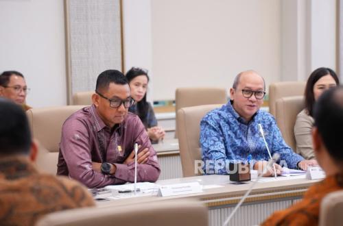 Danantara Initiates PLTS Grant to Sumenep Regional Government, PLN Ready to Supply Clean Electricity for 2,000 Households