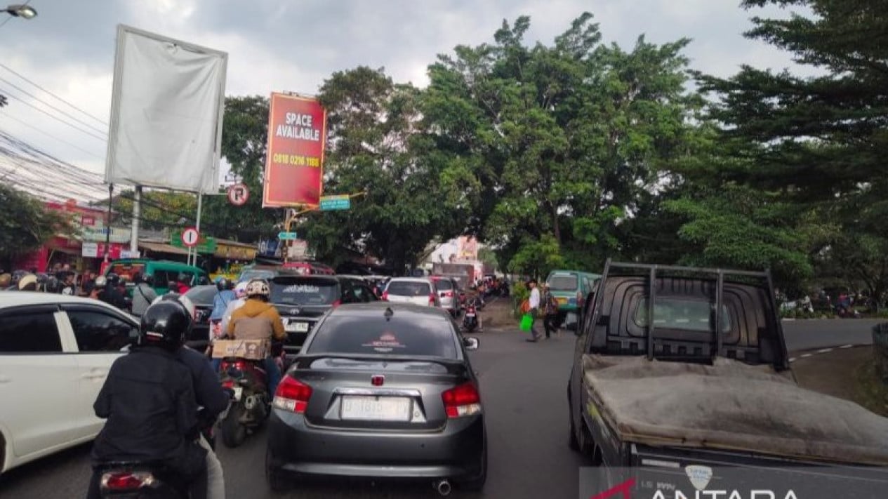 West Java Police Chief Reveals Strategy to Clear Nagreg Mudik Traffic Congestion in Just 10 Minutes