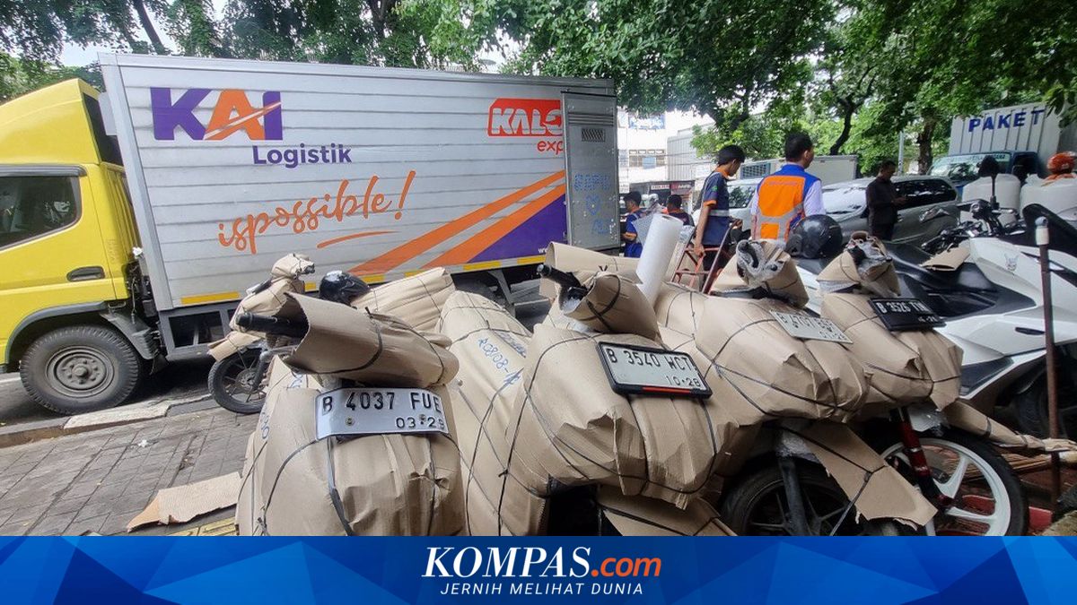 Send Motorcycles by Train for Homecoming: Available for Pickup from Home