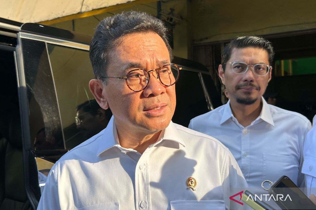 Trade Minister reviews e-commerce regulations to strengthen oversight