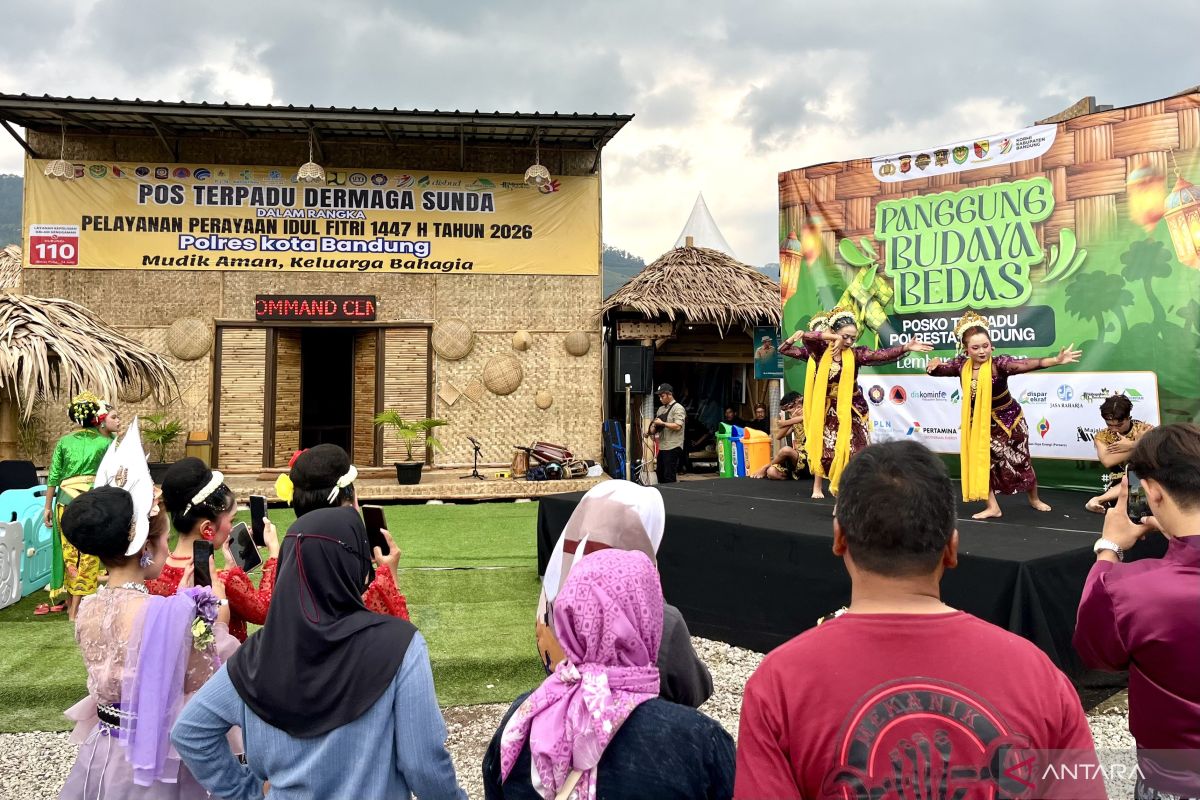 Sunda-themed integrated post prepared in Nagreg to serve holiday travellers