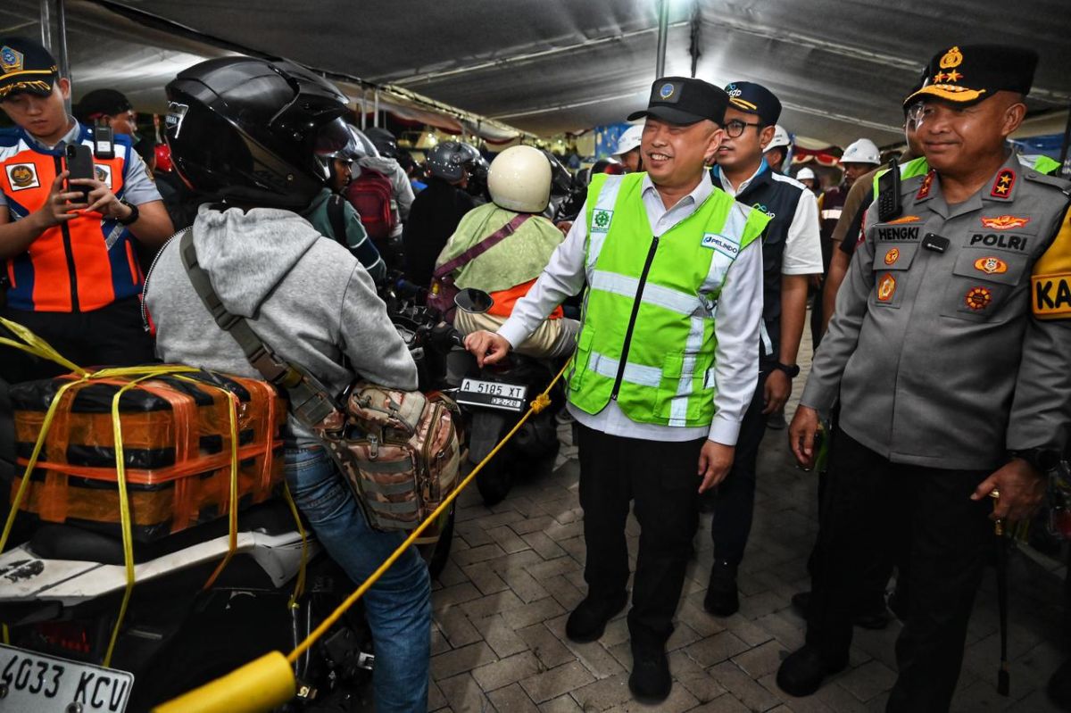 Transport Minister Inspects Three Banten Ports, Ensures Smooth Java-Sumatra Crossings