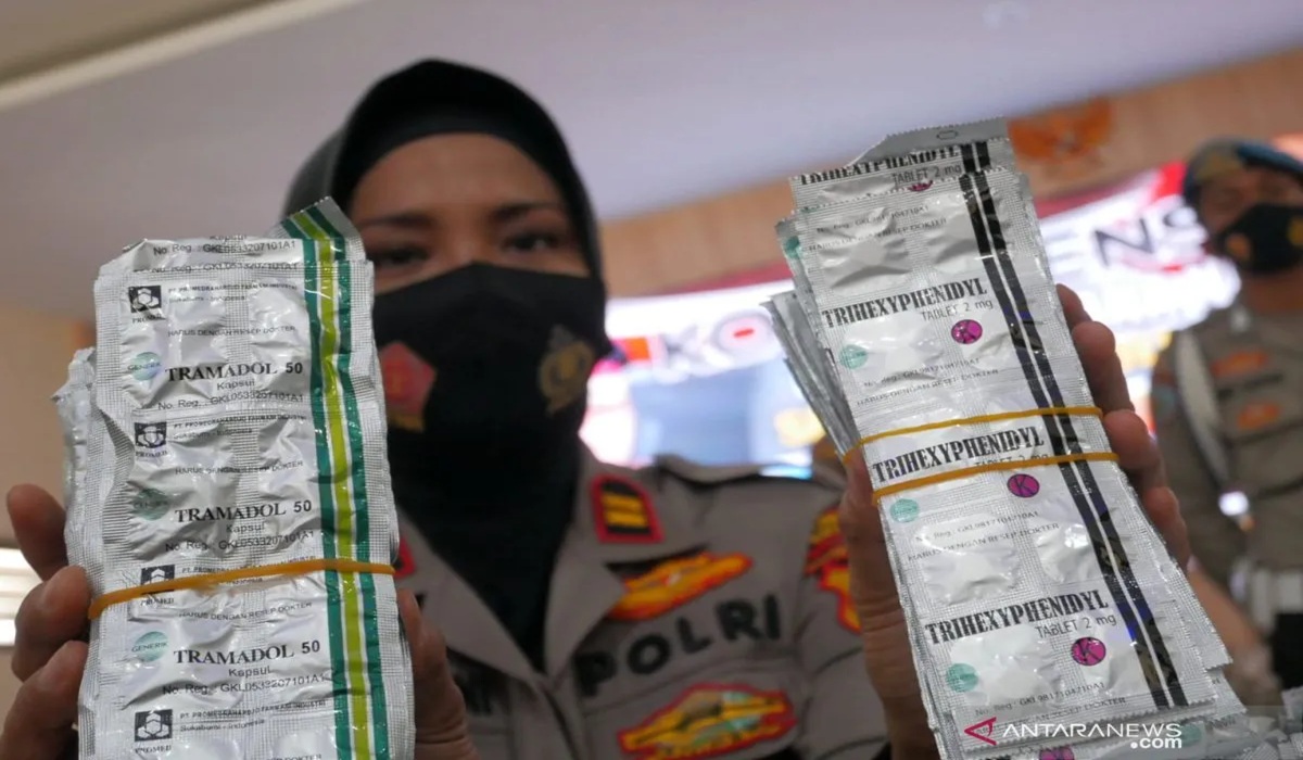 Warning over Dangers of Tramadol Misuse: From Addiction to Tremor Risks