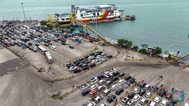 Javanese Travellers Heading to Sumatra Begin Crowding Merak and Ciwandan Ports; Here Are the Numbers