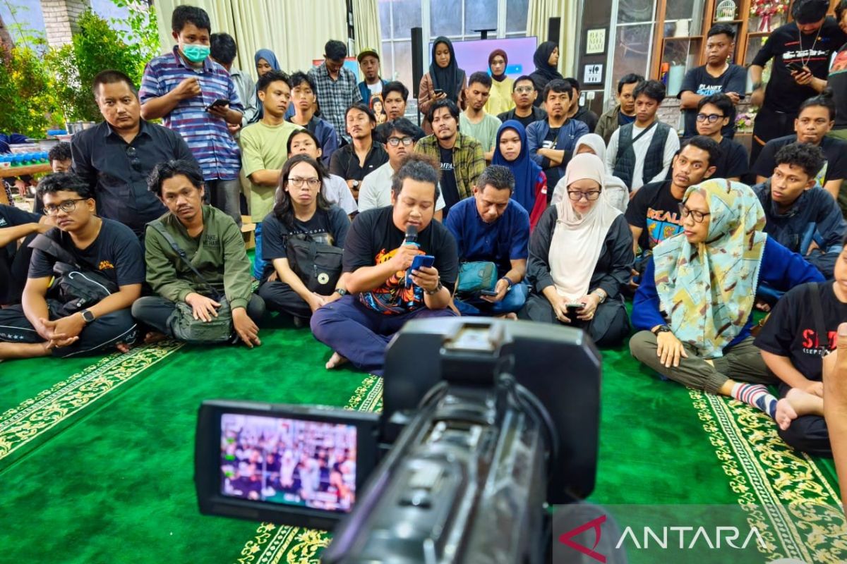 Legislator condemns caustic liquid attack on KontraS activist