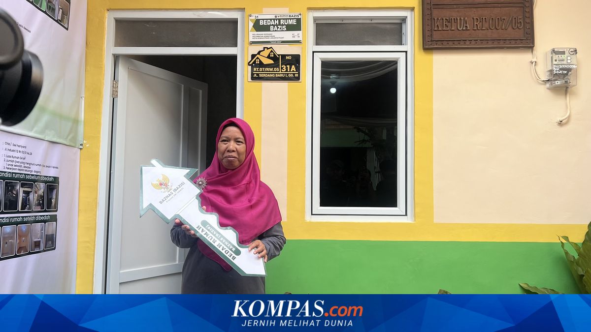 Once Anxious About Flooding With Every Rainfall, Atun Now Receives House Renovation Assistance