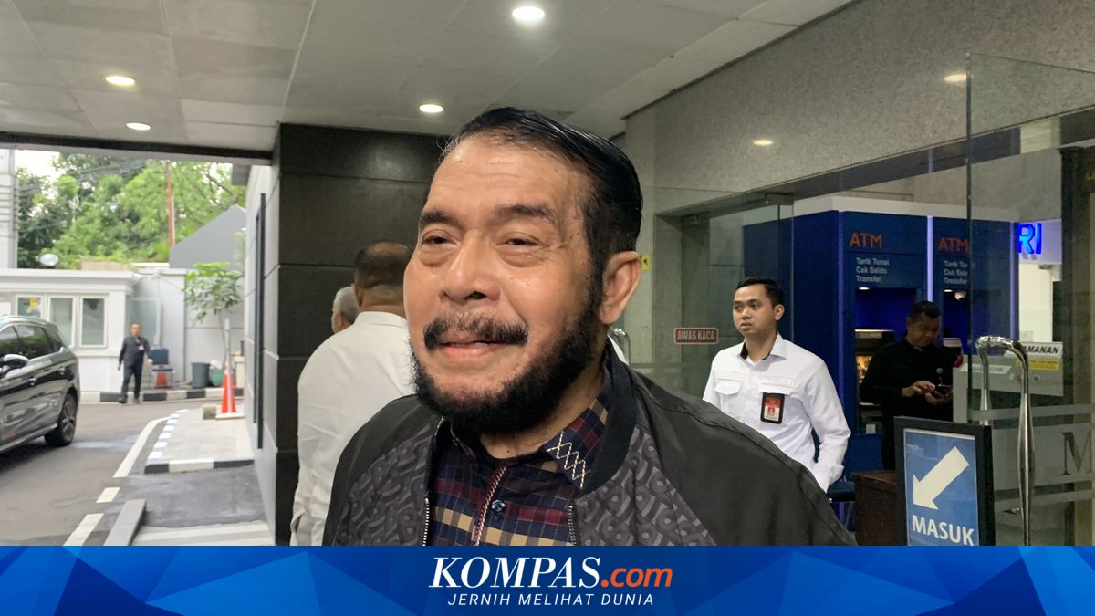 Constitutional Court Judge Anwar Usman Bids Farewell and Offers Apology During Court Ruling Session