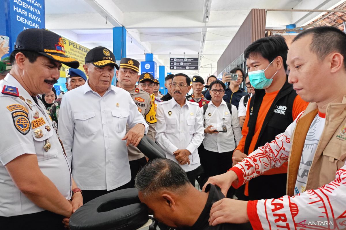 Coordinating Minister for Politics, Law and Security Highlights Inclusive Services for Holiday Travellers at Rambutan Terminal