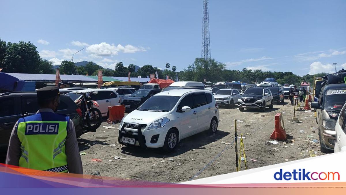 232,000 Homebound Travellers Have Left Bali via Gilimanuk, Queues Still Stretching