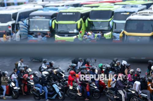 Extreme Traffic Congestion at Gilimanuk Prompts Parliament to Demand Swift Action from Transport Ministry and ASDP