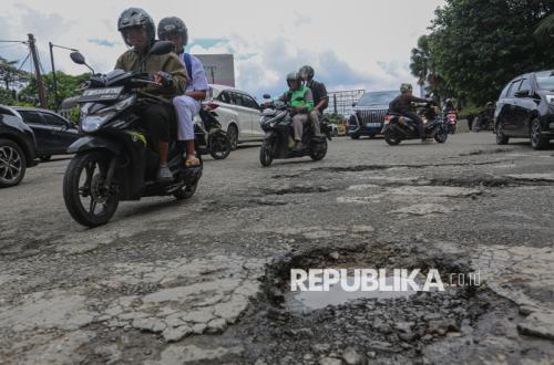 Central Java Provincial Government Targets 924 Potholes Patched Before Eid Holiday