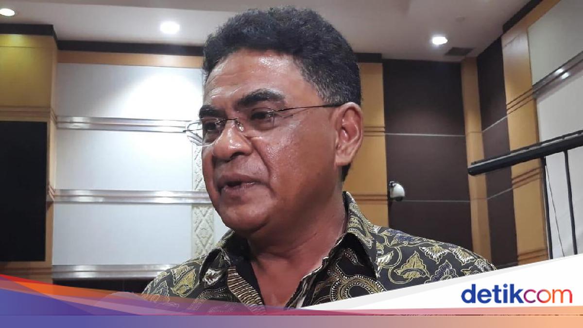PDIP's Andreas on Minister-Parliament Salary Cut Proposal: Start with President-Vice President