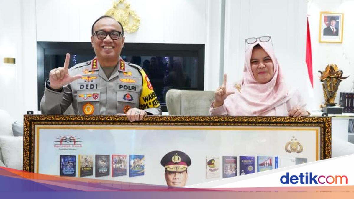 40 Books by Deputy Police Chief Dedi Prasetyo Officially Registered for Intellectual Property Protection