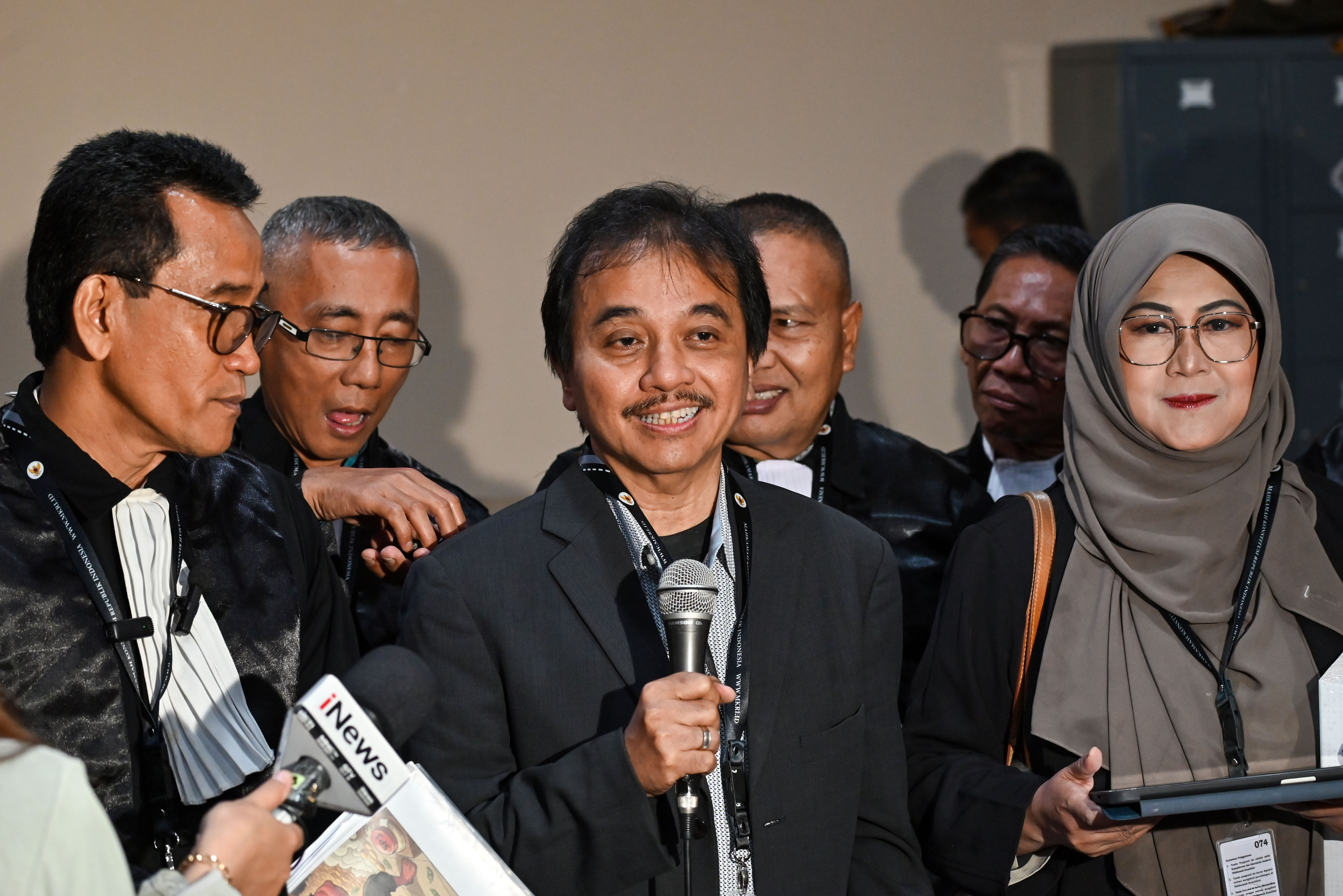 Constitutional Court Rules Roy Suryo's Defamation Article Lawsuit Lacks Clarity