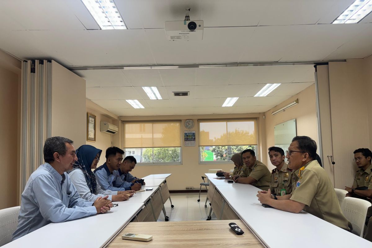 North Jakarta receives 21 complaints regarding holiday bonus obligations