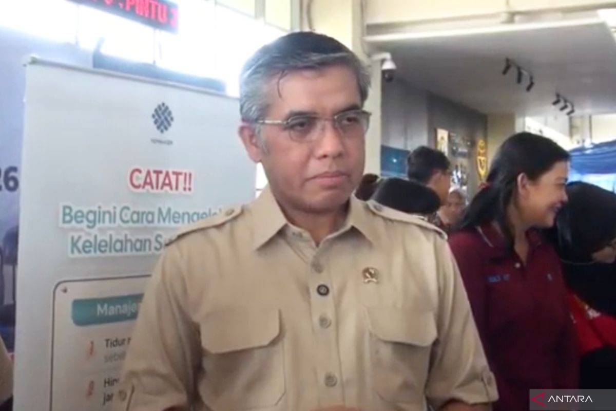 Labour Minister Monitors Pulo Gebang Terminal Ahead of Eid 2026 Exodus