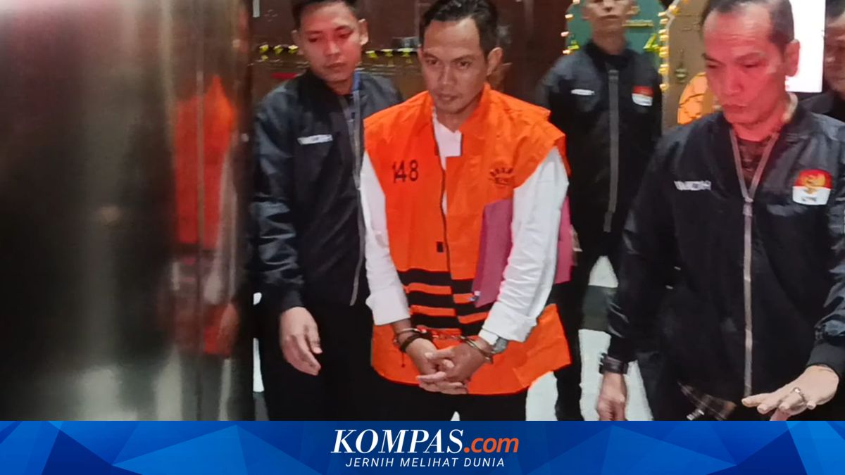 KPK Raids Cilacap Regent's Office and Regional Secretary's Office in Connection with Holiday Allowance Extortion Case