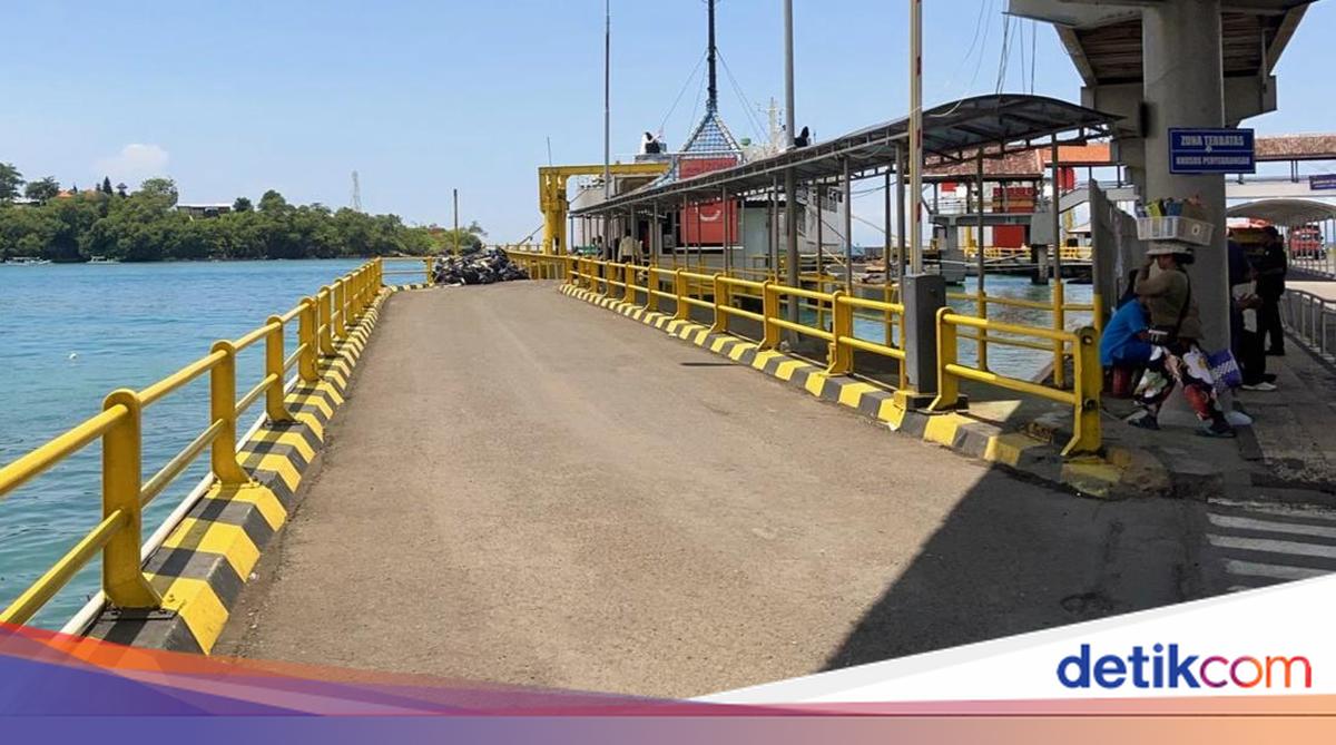 Unlike Gilimanuk, Padangbai Port Experiences Steady Flow of Returning Travellers by H-5 Lebaran